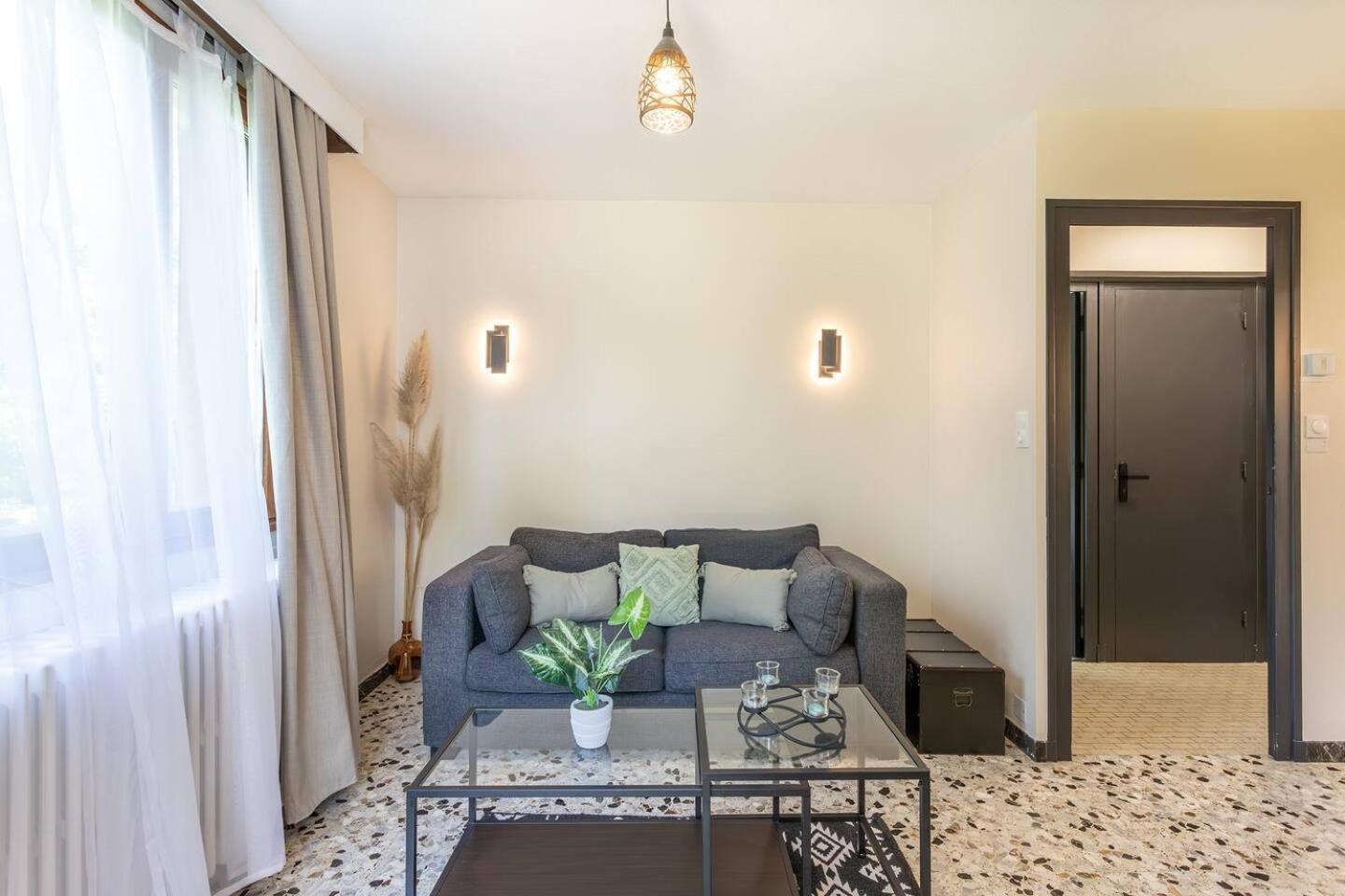 Les Cantinieres - Bourgoin Jallieu - Jardin Prive Ruy-Montceau Экстерьер фото